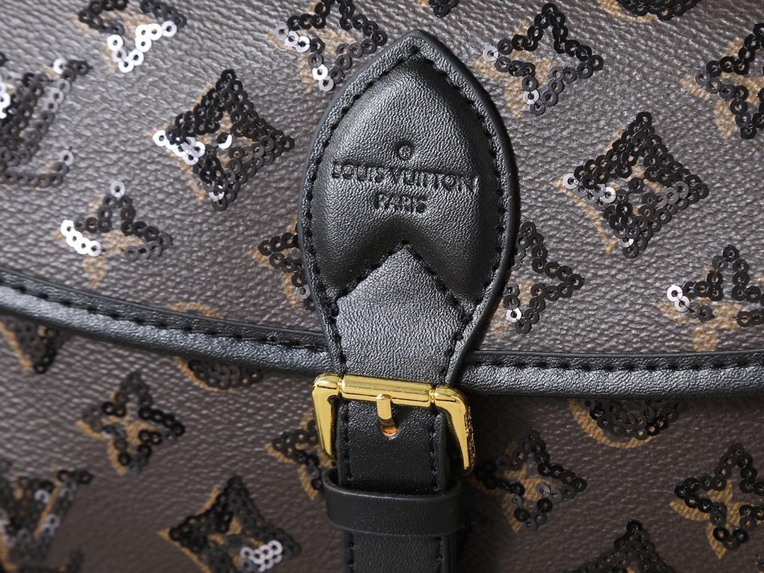Crossbody Baguette Bag