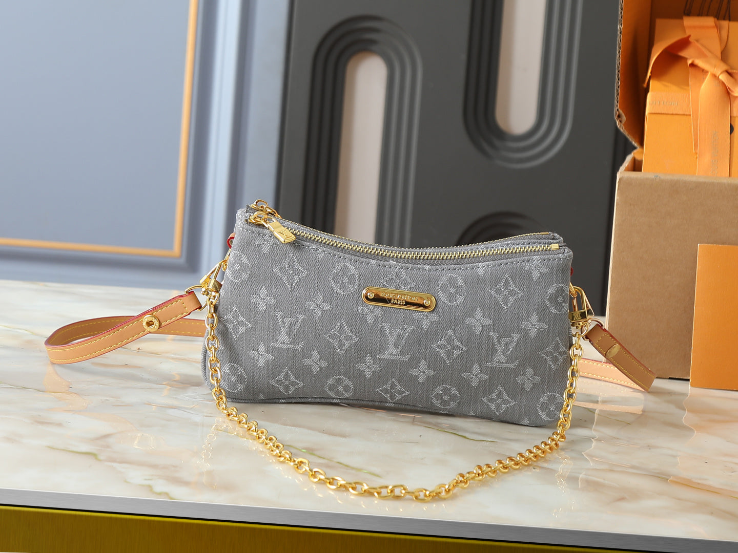Mini Chain Shoulder Bag